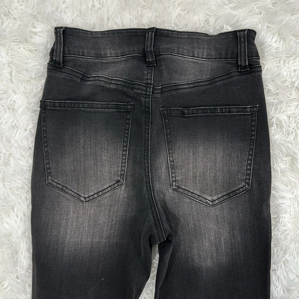 Black distressed jeans